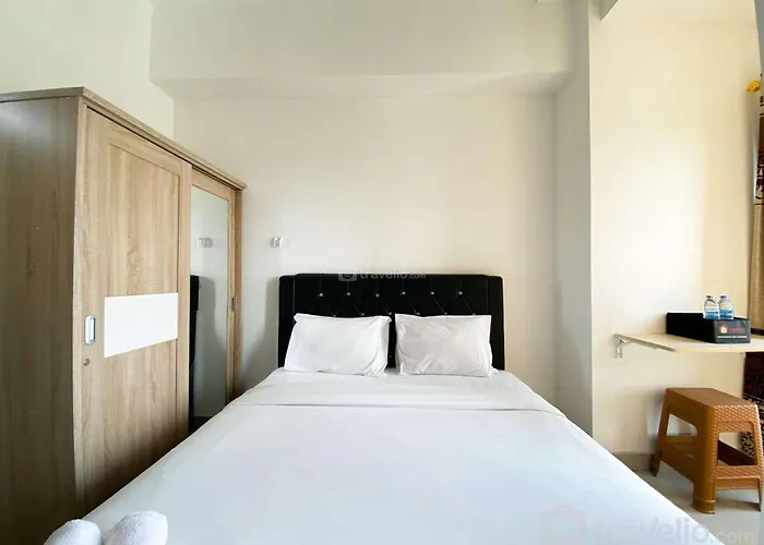 Compact And Comfortable Studio Sayana Bekasi Apartment By Travelio